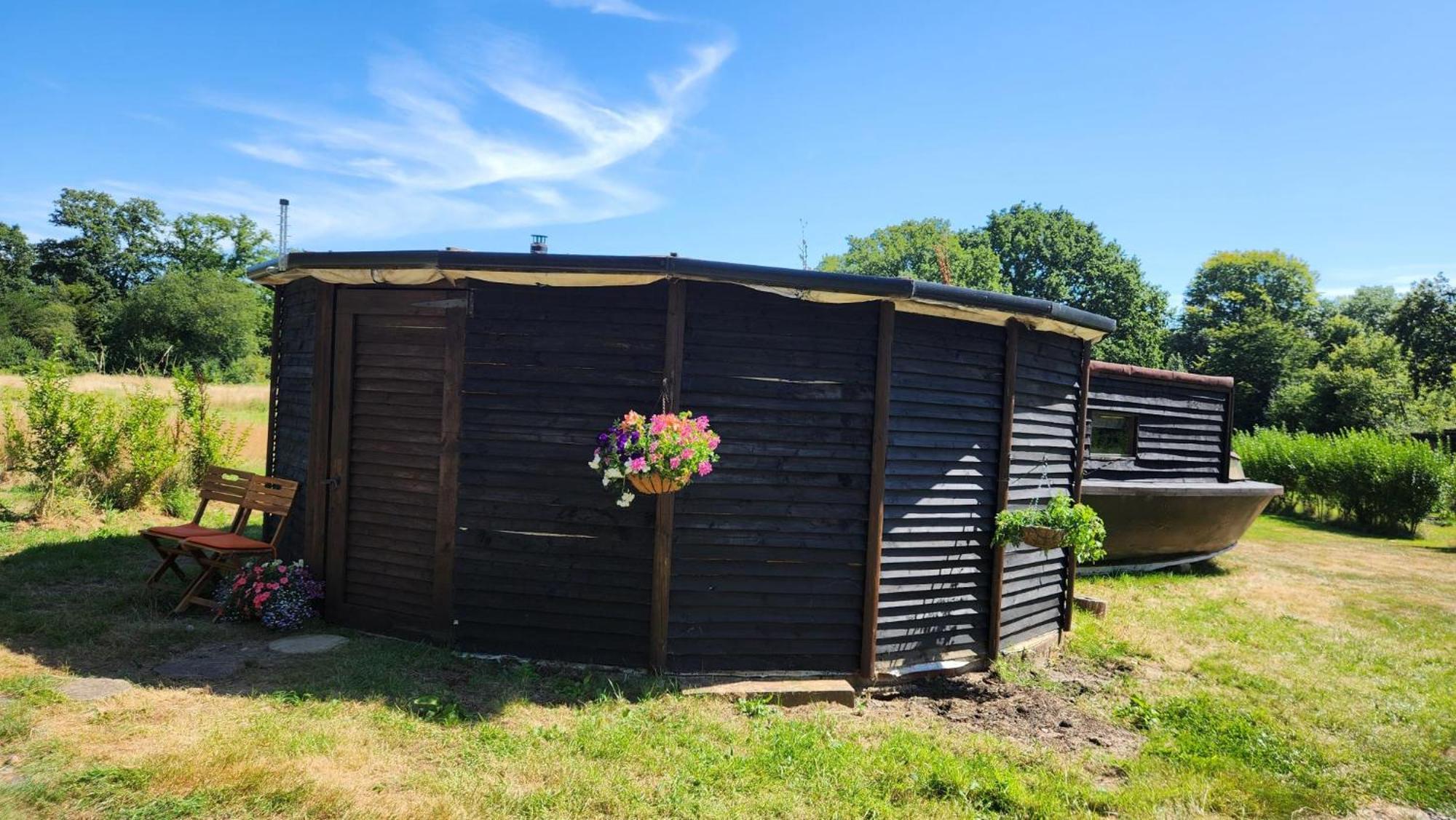 Bed and Breakfast Vigo Retreat Boat Yurt Wrotham Exteriér fotografie